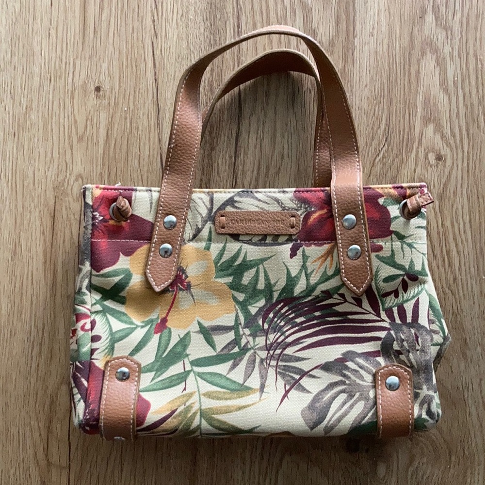 Caribbean Joe tropical print on hand bag, 2 zipper pockets, inside snap